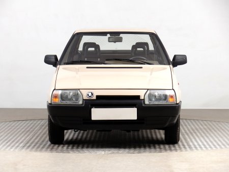 Škoda Favorit, 1989 - pohled č. 2