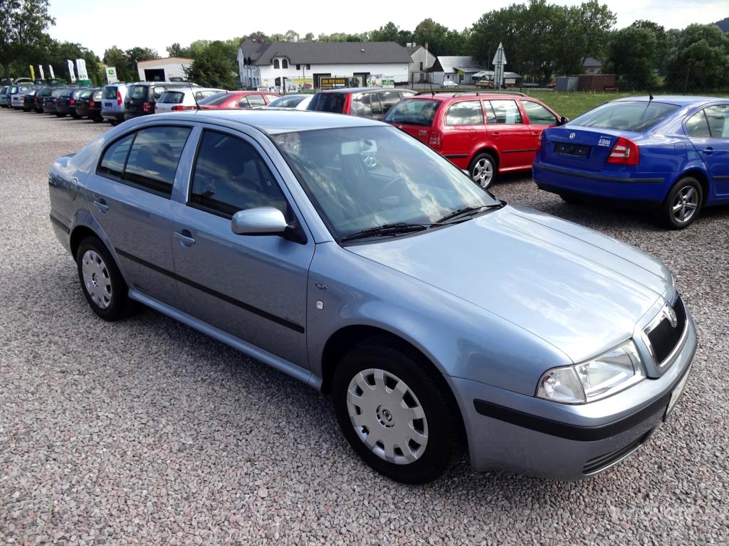 Škoda Octavia 1,6i Ambiente,, 2004 - celkový pohled