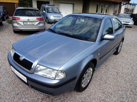 Škoda Octavia 1,6i Ambiente,, 2004 - pohled č. 4