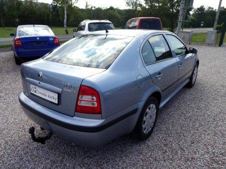 Škoda Octavia 1,6i Ambiente,, 2004 - pohled č. 9