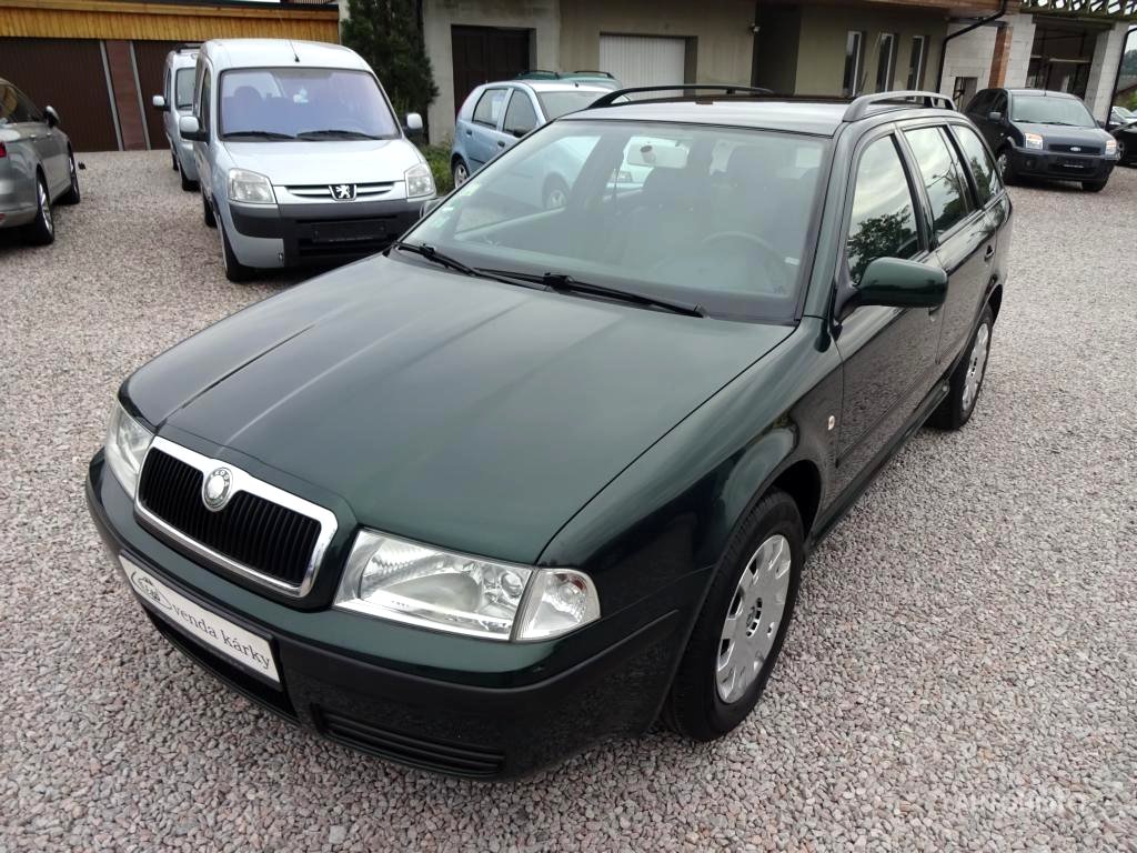 Škoda Octavia 1,6i combi,, 2002 - pohled č. 4