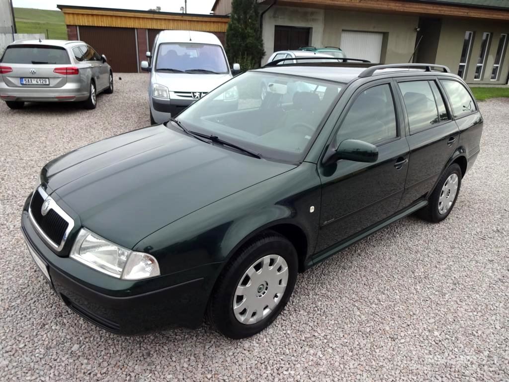 Škoda Octavia 1,6i combi,, 2002 - pohled č. 5