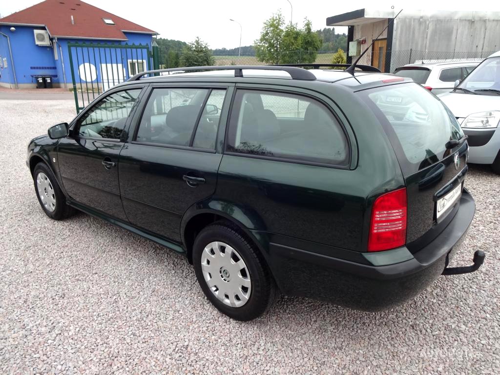 Škoda Octavia 1,6i combi,, 2002 - pohled č. 6