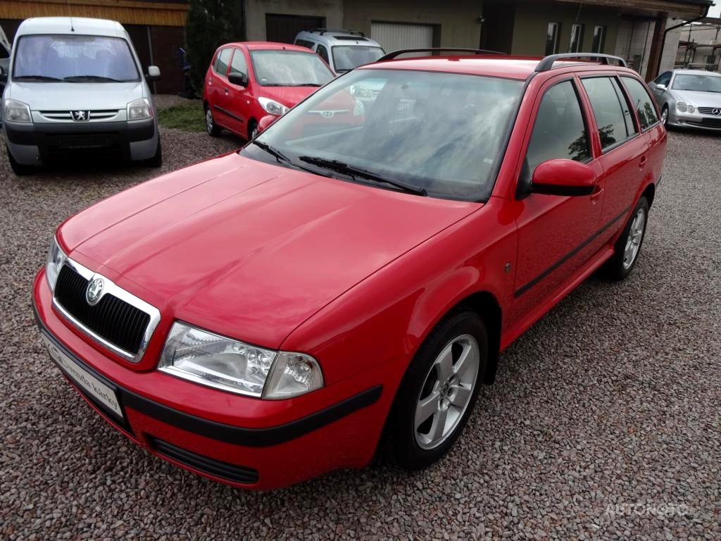 Škoda Octavia 1,9TDi combi  Tour,, 2010 - pohled č. 4