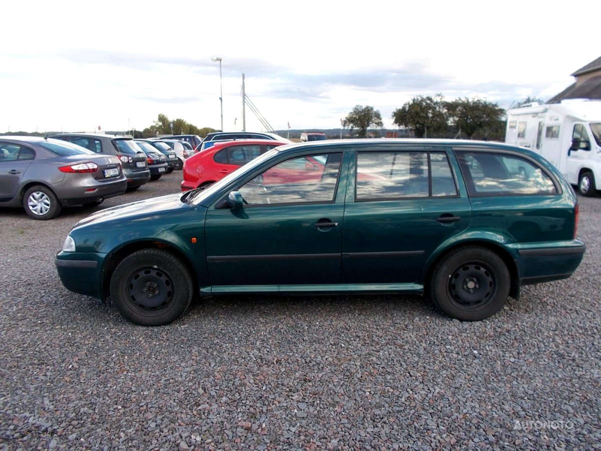 Škoda Octavia Combi, 1999 - pohled č. 2