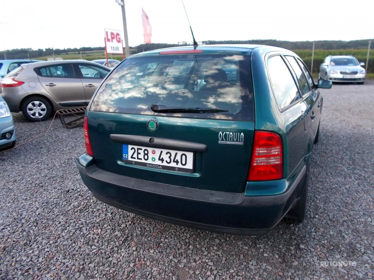 Škoda Octavia Combi, 1999 - pohled č. 3