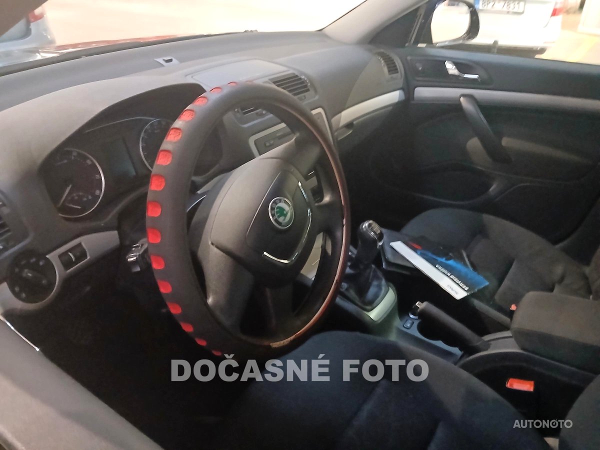 Škoda Octavia II, 2012 - pohled č. 2