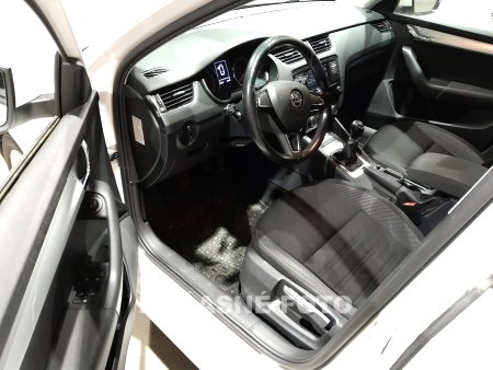 Škoda Octavia III, 2018 - pohled č. 3