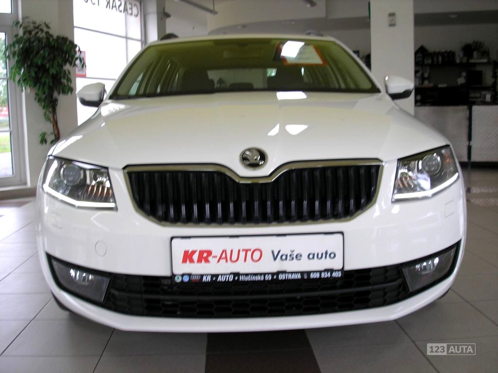Škoda Octavia Kombi CNG, 2015 - pohled č. 8