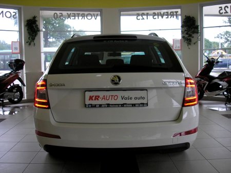 Škoda Octavia Kombi CNG, 2015 - pohled č. 4