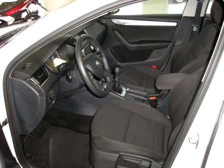 Škoda Octavia Kombi CNG, 2015 - pohled č. 9