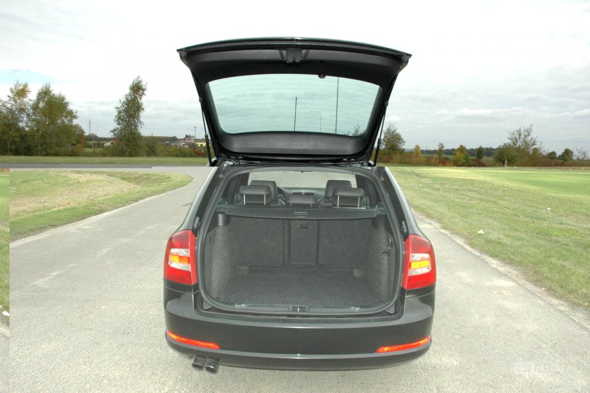 Škoda Octavia RS, 2007 - pohled č. 25