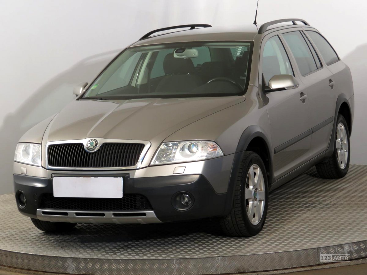 Škoda Octavia Scout, 2008 - pohled č. 3