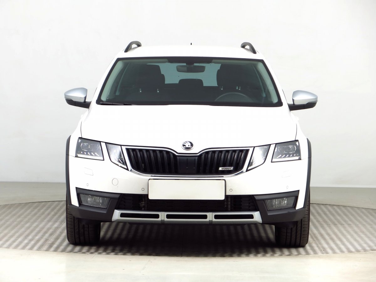 Škoda Octavia Scout, 2019 - pohled č. 2