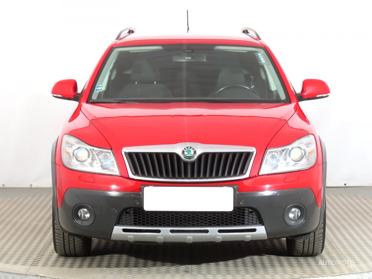 Škoda Octavia Scout, 2011 - pohled č. 2