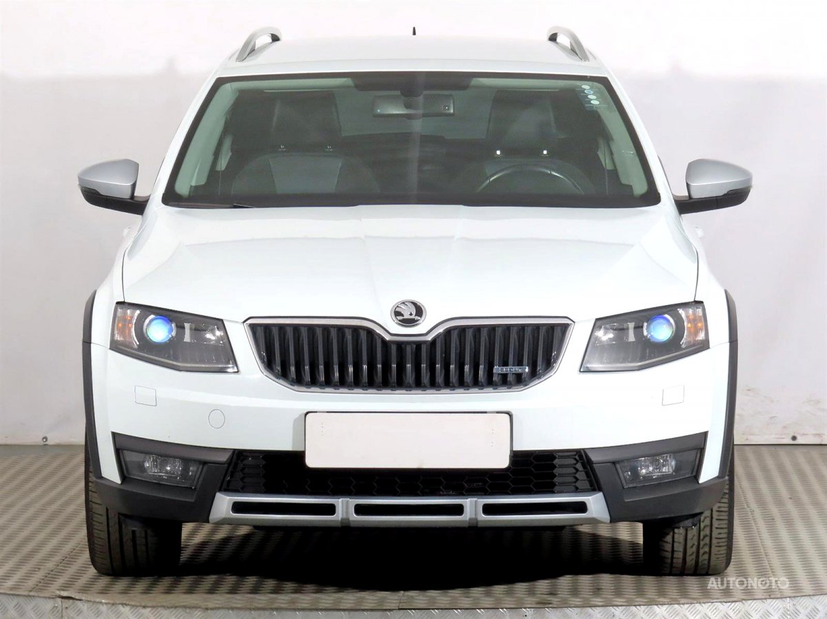 Škoda Octavia Scout, 2015 - pohled č. 2