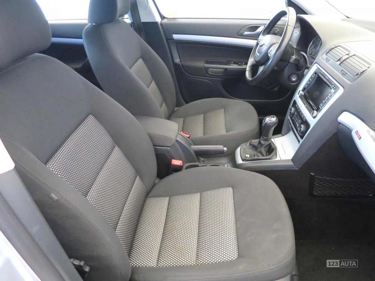 Škoda Octavia Scout, 2011 - pohled č. 12