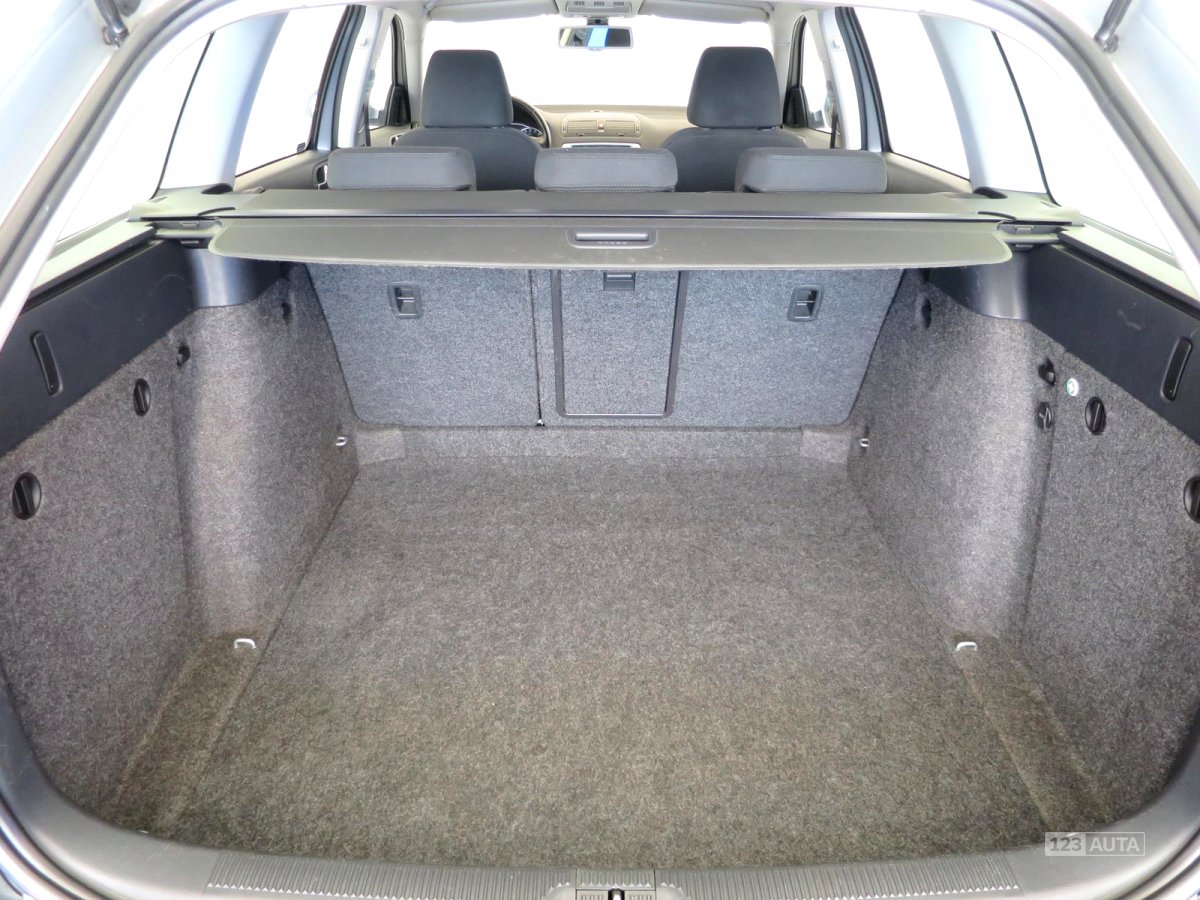 Škoda Octavia Scout, 2011 - pohled č. 17