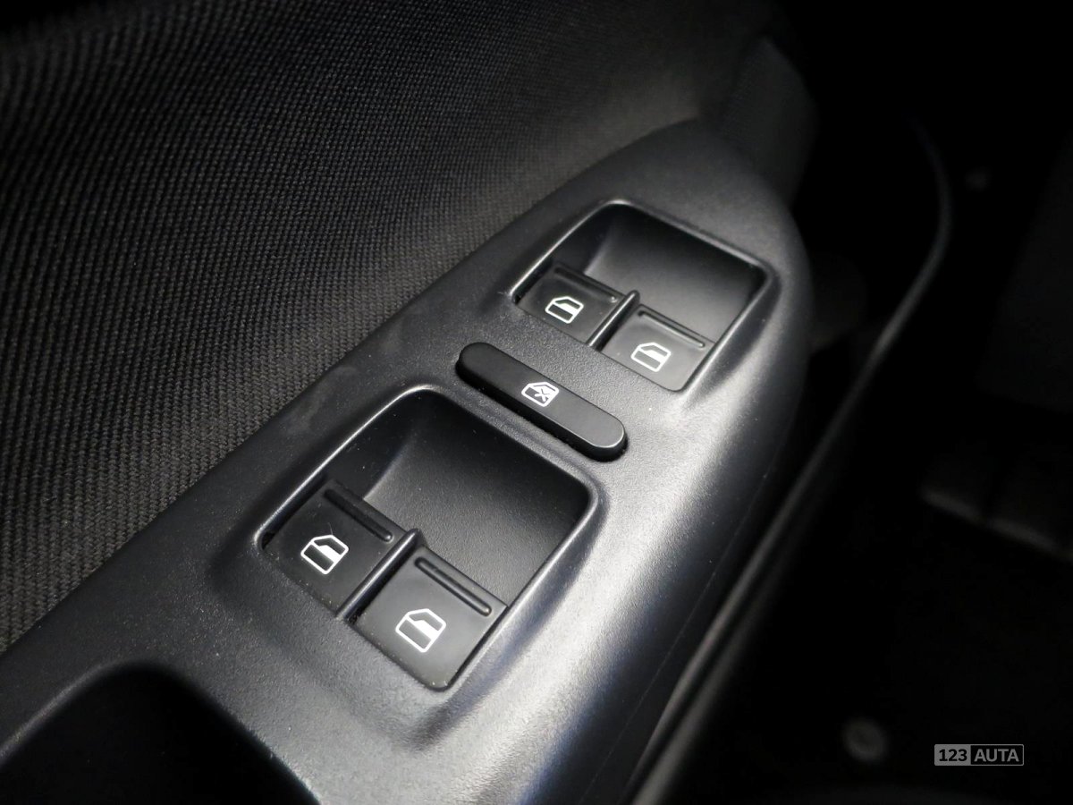 Škoda Octavia Scout, 2011 - pohled č. 19