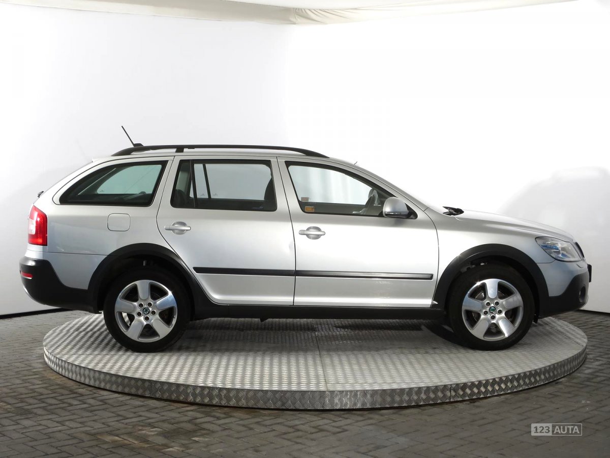 Škoda Octavia Scout, 2011 - pohled č. 8