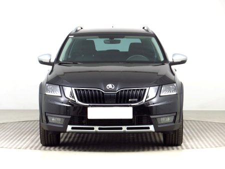 Škoda Octavia Scout, 2019 - pohled č. 2