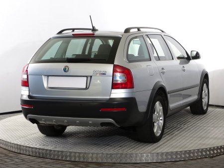 Škoda Octavia Scout, 2011 - pohled č. 7