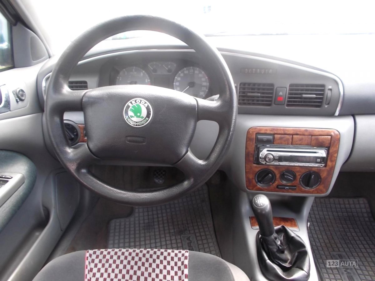 Škoda Octavia, 1998 - pohled č. 4