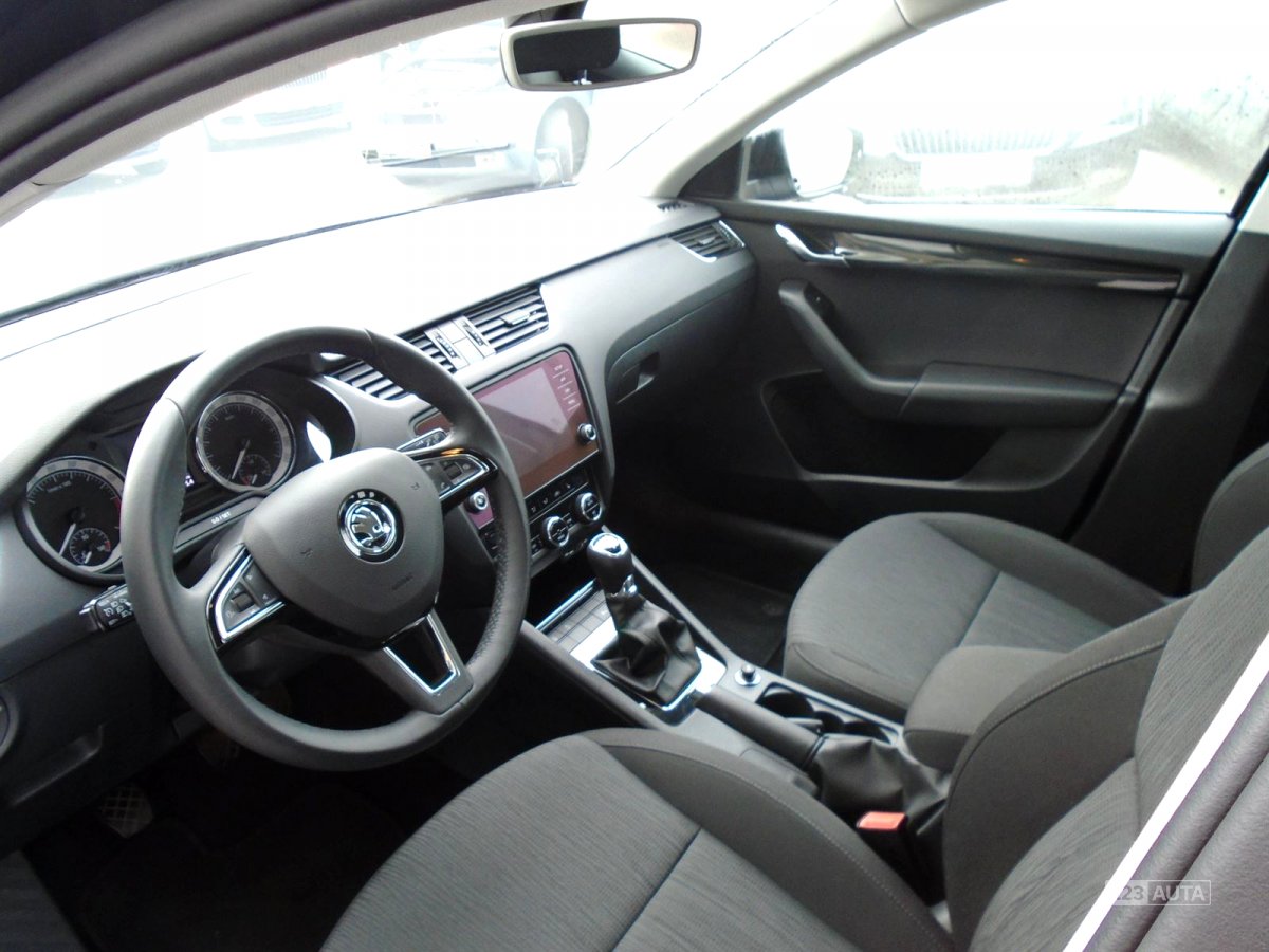 Škoda Octavia, 2017 - pohled č. 5