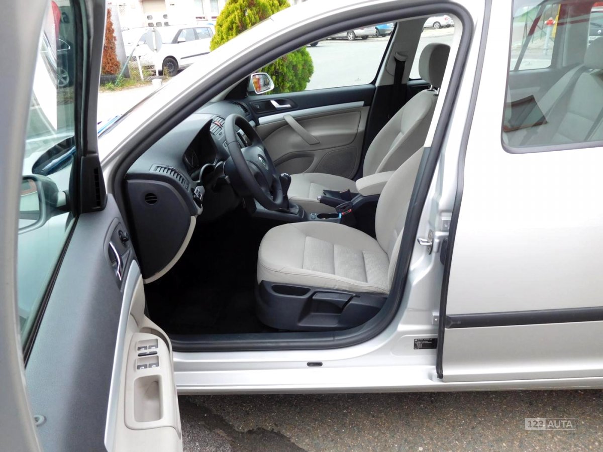 Škoda Octavia, 2006 - pohled č. 14