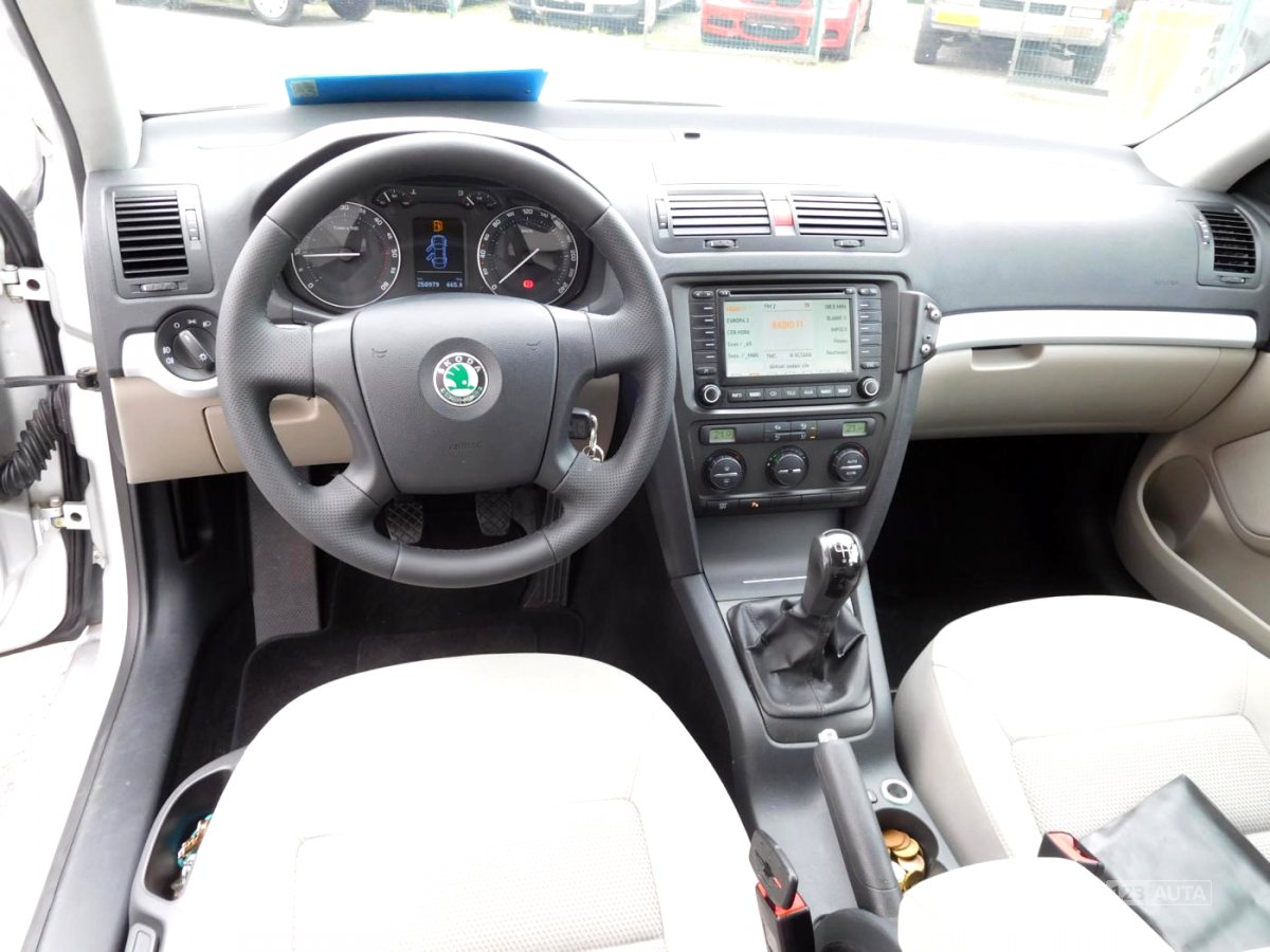 Škoda Octavia, 2006 - pohled č. 17