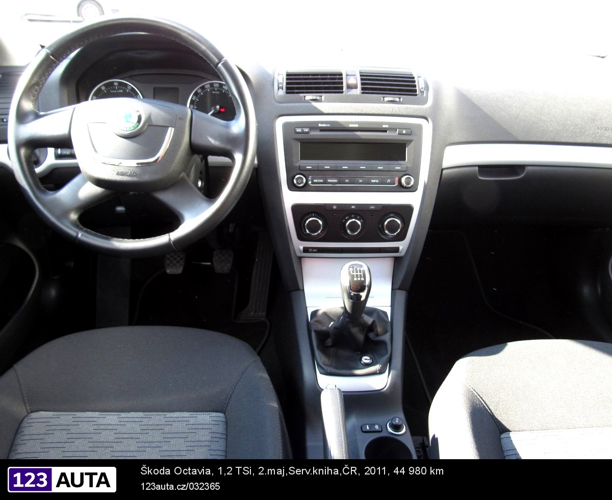 Škoda Octavia, 2011 - pohled č. 12