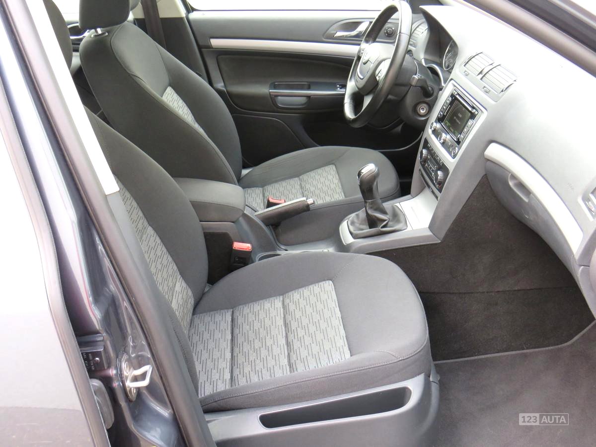 Škoda Octavia II, 2012 - pohled č. 16