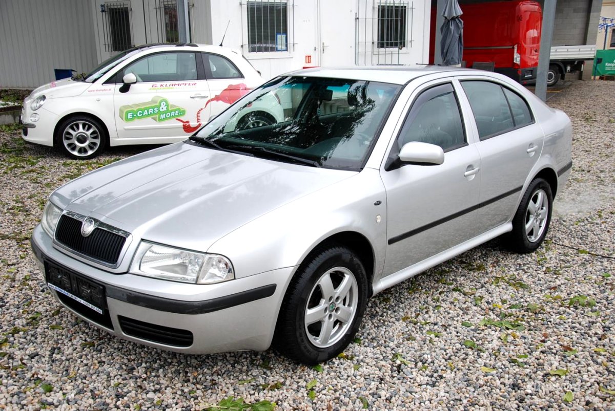 Škoda Octavia, 2003 - celkový pohled