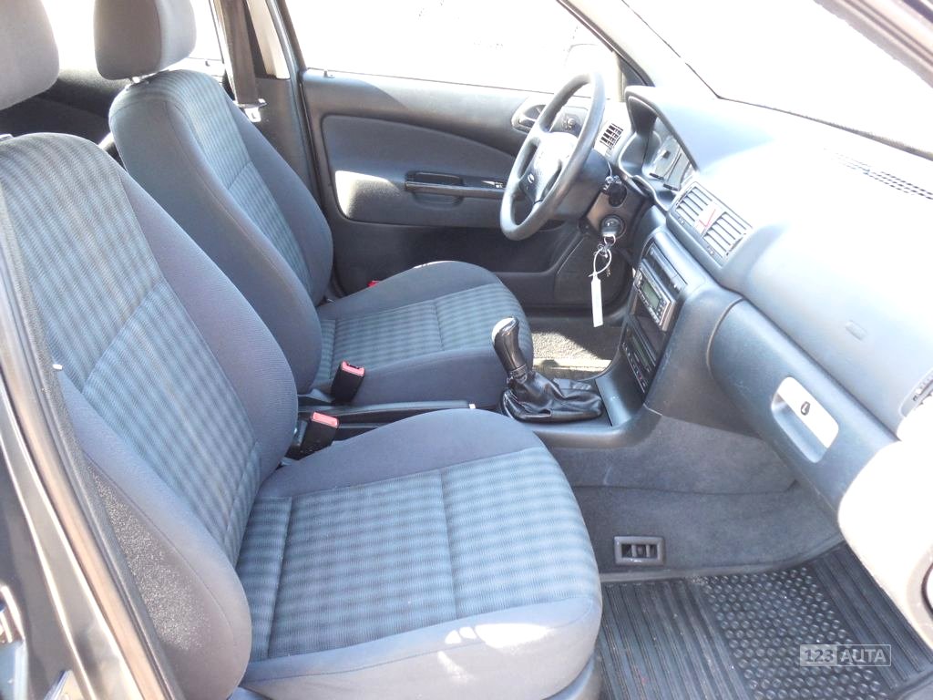 Škoda Octavia, 2005 - pohled č. 14