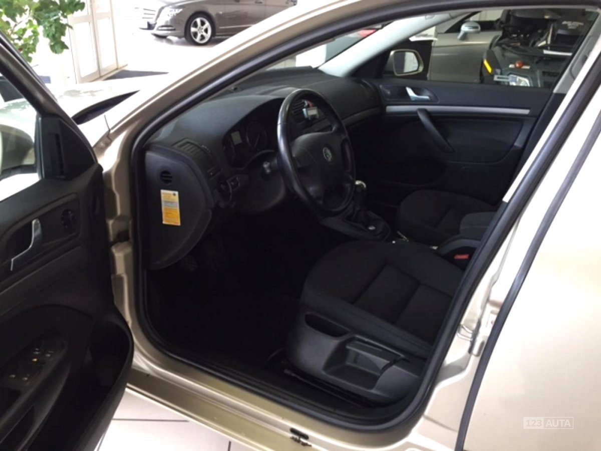 Škoda Octavia, 2006 - pohled č. 15