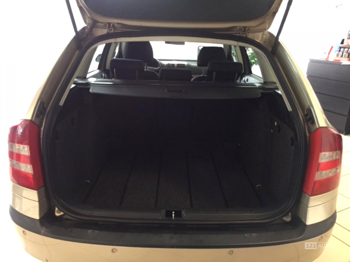 Škoda Octavia, 2006 - pohled č. 8