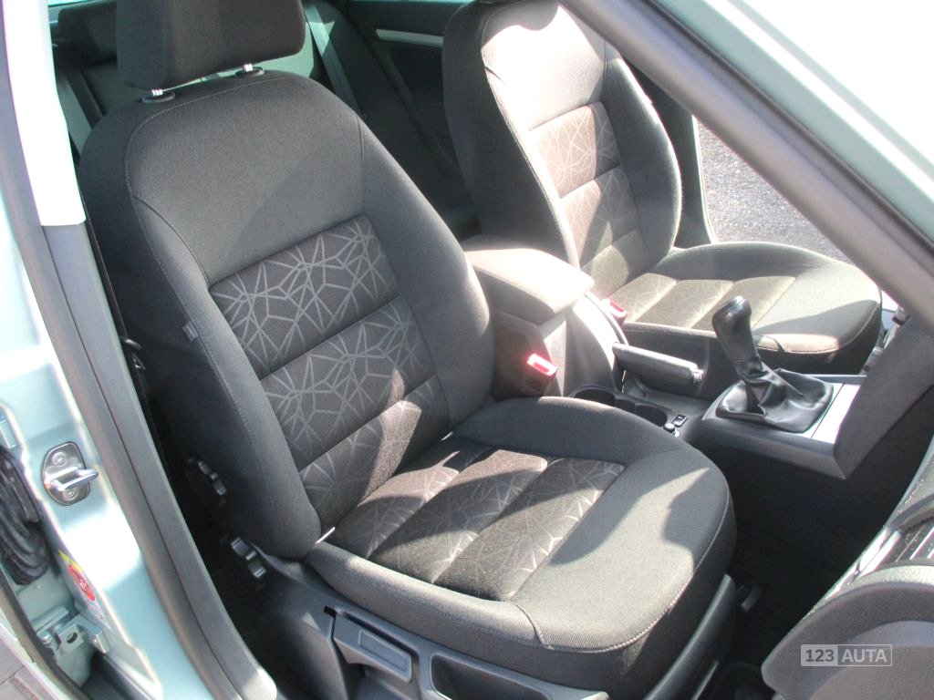 Škoda Octavia, 2012 - pohled č. 16