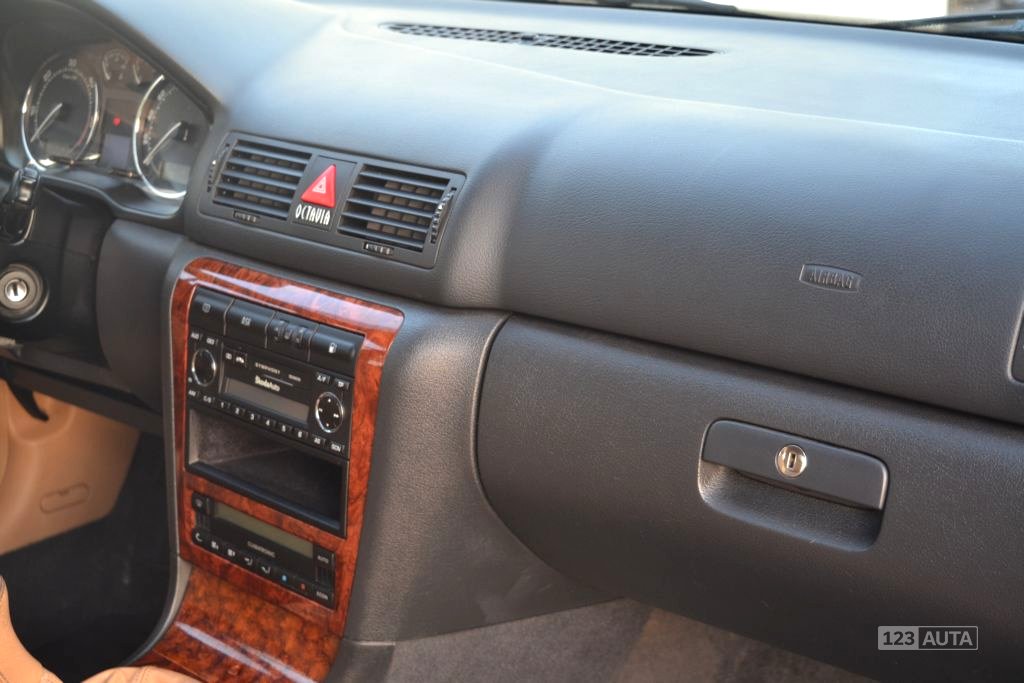 Škoda Octavia, 2003 - pohled č. 24