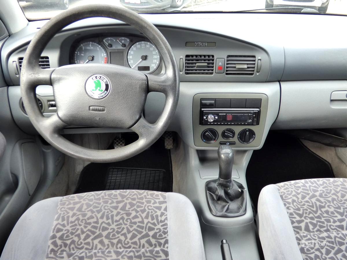 Škoda Octavia, 1993 - pohled č. 12