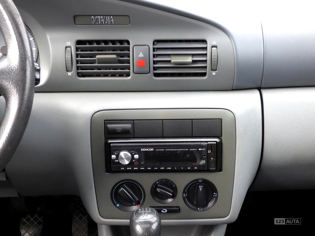 Škoda Octavia, 1993 - pohled č. 13