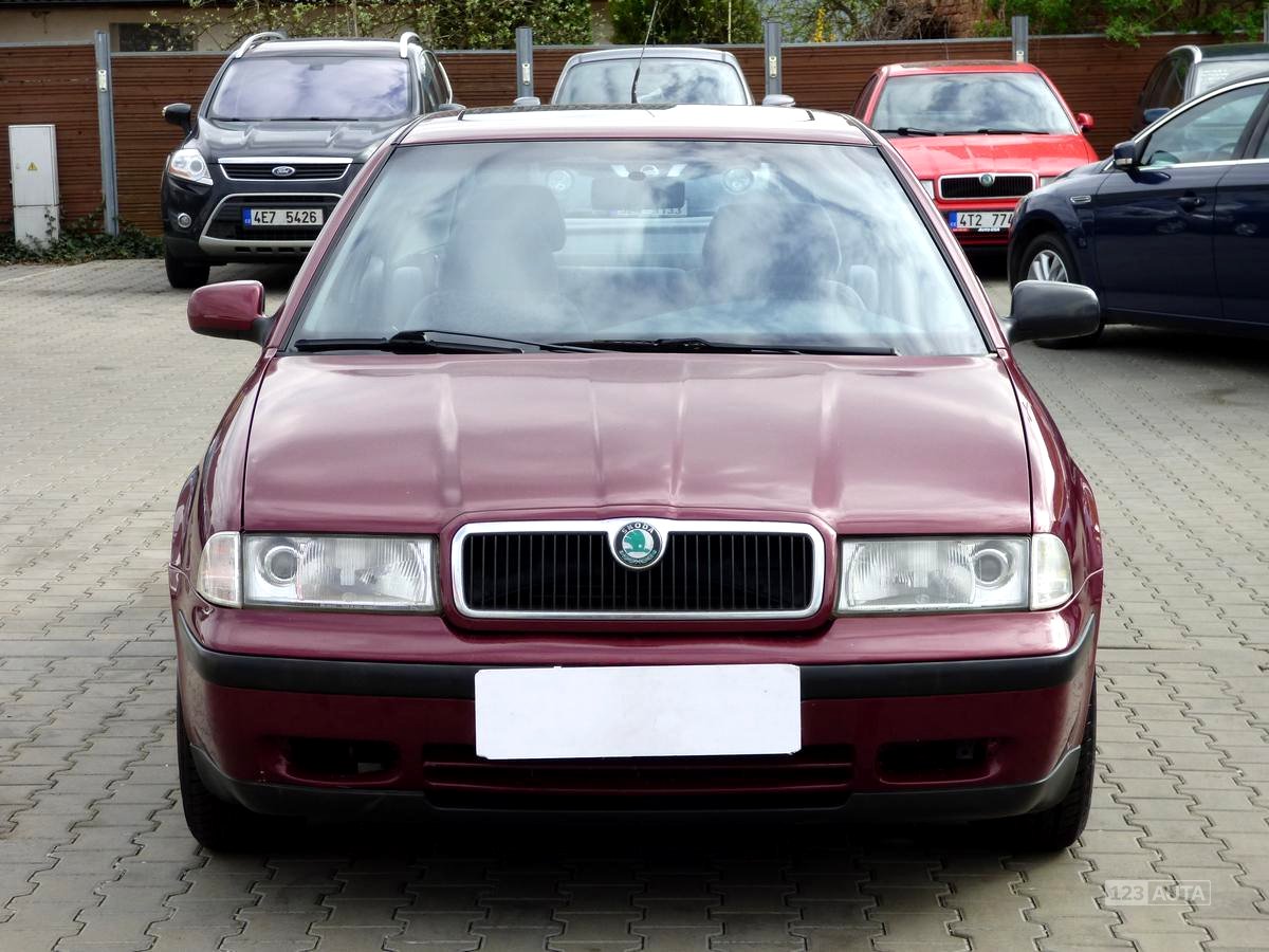 Škoda Octavia, 1993 - pohled č. 2