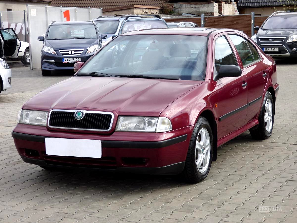 Škoda Octavia, 1993 - pohled č. 3