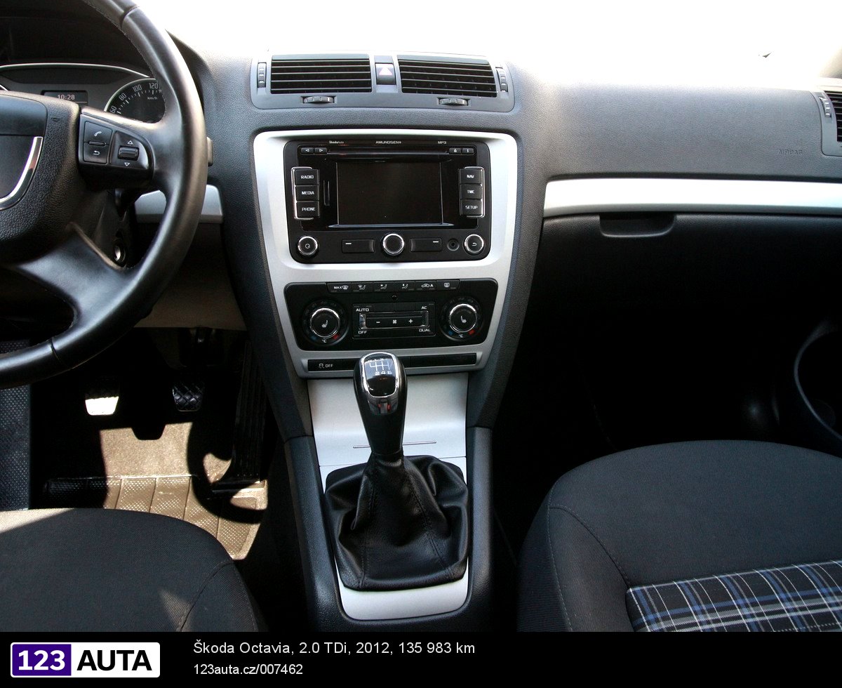 Škoda Octavia II, 2012 - pohled č. 13