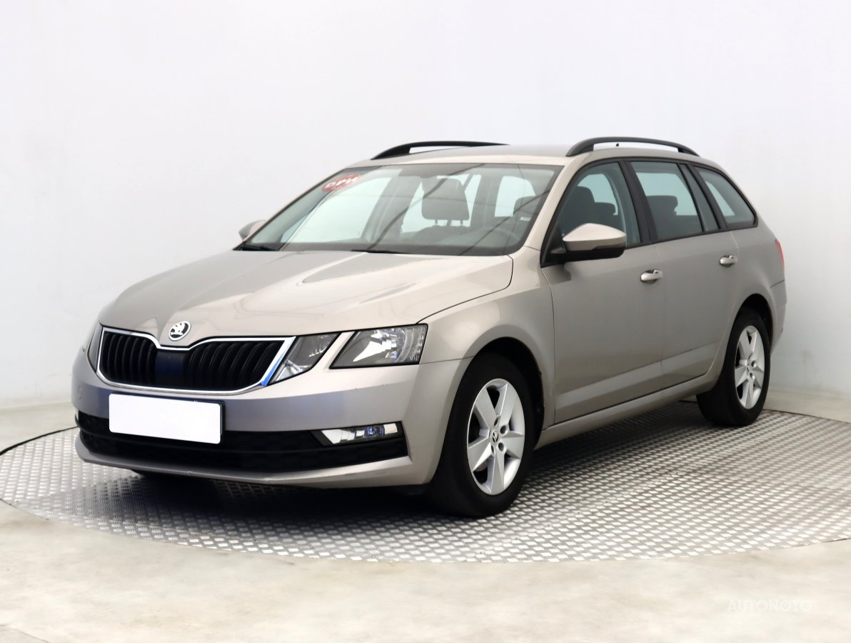 Škoda Octavia, 2019 - pohled č. 3