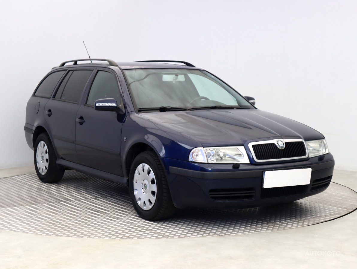 Škoda Octavia, 2003 - celkový pohled