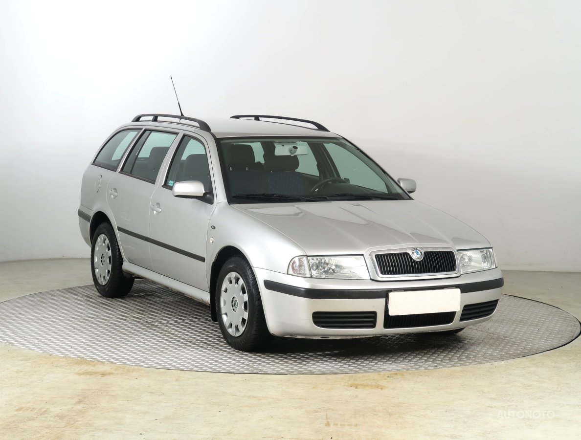 Škoda Octavia, 2003 - celkový pohled