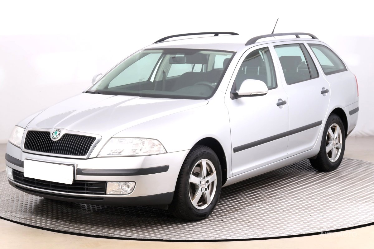 Škoda Octavia, 2012 - pohled č. 3