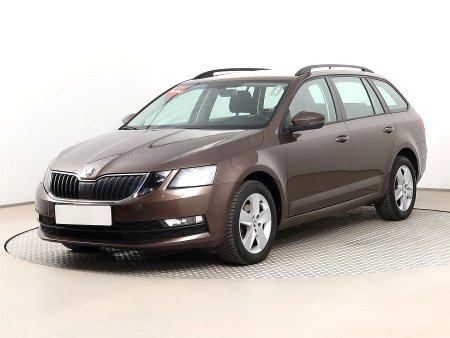 Škoda Octavia, 2019 - pohled č. 3