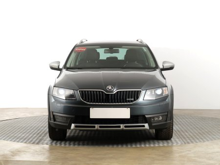 Škoda Octavia Scout, 2015 - pohled č. 2