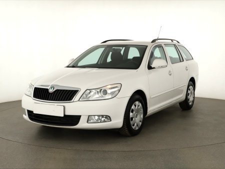 Škoda Octavia, 2012 - pohled č. 3